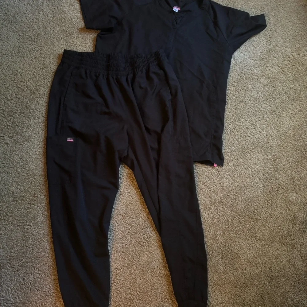 Scrub set - Picture 1 of 4